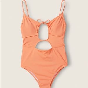 PINK
TRIANGLE CUTOUT ONE-PIECE SWIMSUIT - Medium Coral Cream